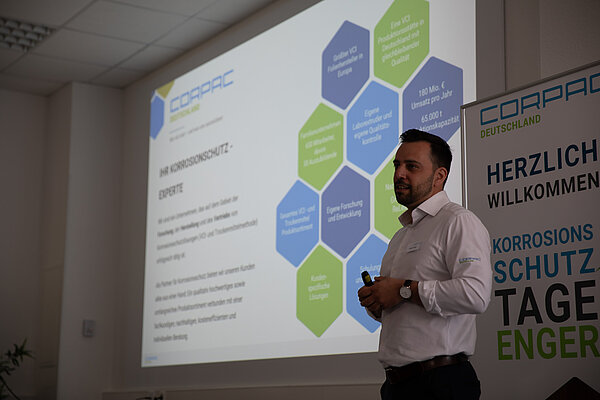 Andre Töpler bei den Korrosionsschutztagen